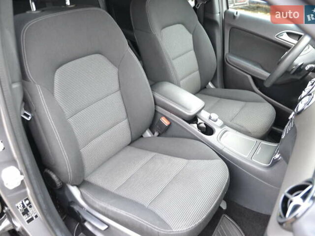 Серый Мерседес Б-класс, объемом двигателя 0 л и пробегом 112 тыс. км за 9999 $, фото 25 на Automoto.ua