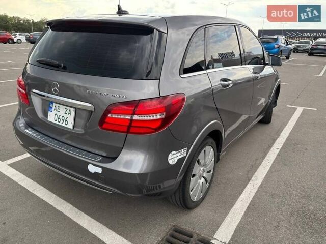 Сірий Мерседес Б-клас, об'ємом двигуна 0 л та пробігом 96 тис. км за 11500 $, фото 11 на Automoto.ua
