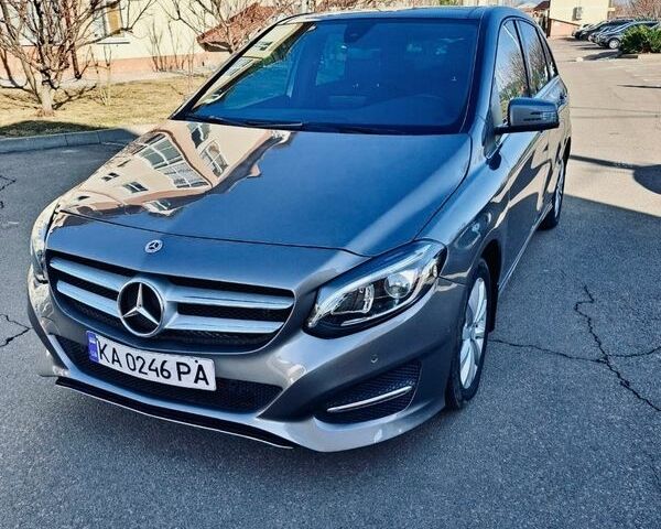 Сірий Мерседес Б-клас, об'ємом двигуна 2.14 л та пробігом 108 тис. км за 14500 $, фото 1 на Automoto.ua