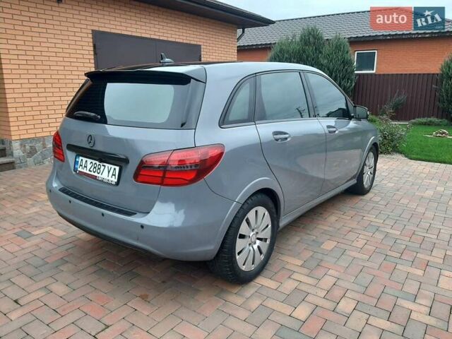 Серый Мерседес Б-класс, объемом двигателя 0 л и пробегом 181 тыс. км за 8500 $, фото 10 на Automoto.ua