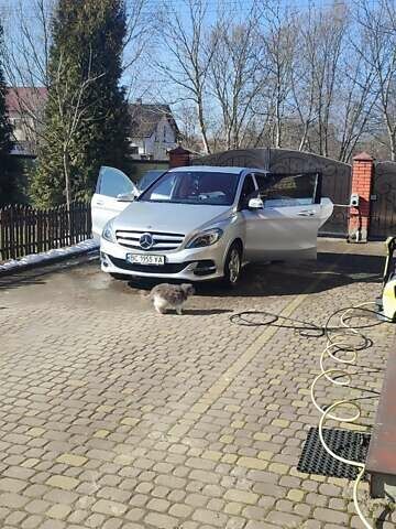Сірий Мерседес Б-клас, об'ємом двигуна 0 л та пробігом 85 тис. км за 12000 $, фото 12 на Automoto.ua