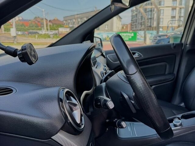 Сірий Мерседес Б-клас, об'ємом двигуна 0 л та пробігом 96 тис. км за 9950 $, фото 23 на Automoto.ua