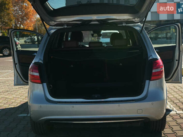 Серый Мерседес Б-класс, объемом двигателя 0 л и пробегом 185 тыс. км за 10200 $, фото 3 на Automoto.ua