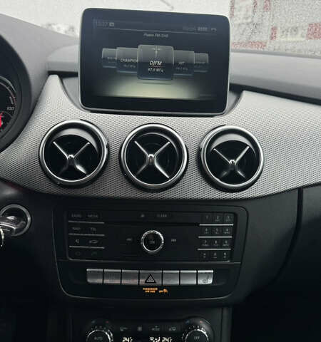 Сірий Мерседес Б-клас, об'ємом двигуна 0 л та пробігом 96 тис. км за 10350 $, фото 4 на Automoto.ua