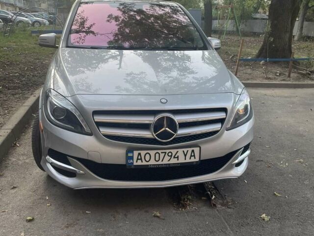 Сірий Мерседес Б-клас, об'ємом двигуна 0 л та пробігом 117 тис. км за 11000 $, фото 2 на Automoto.ua