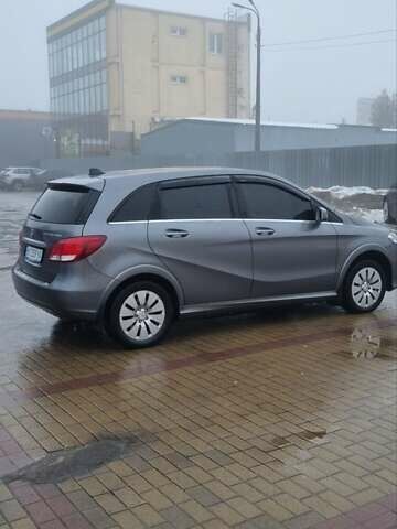 Сірий Мерседес Б-клас, об'ємом двигуна 0 л та пробігом 176 тис. км за 9999 $, фото 5 на Automoto.ua