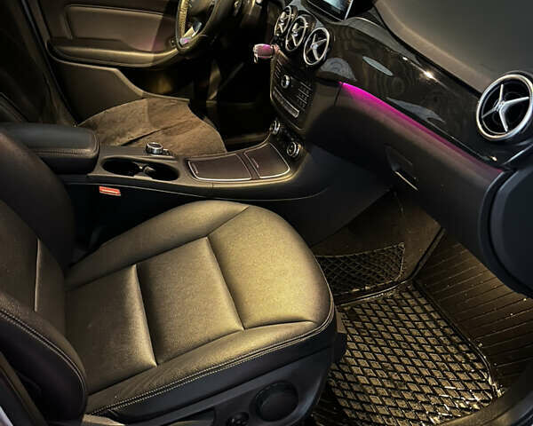 Серый Мерседес Б-класс, объемом двигателя 0 л и пробегом 104 тыс. км за 12700 $, фото 11 на Automoto.ua