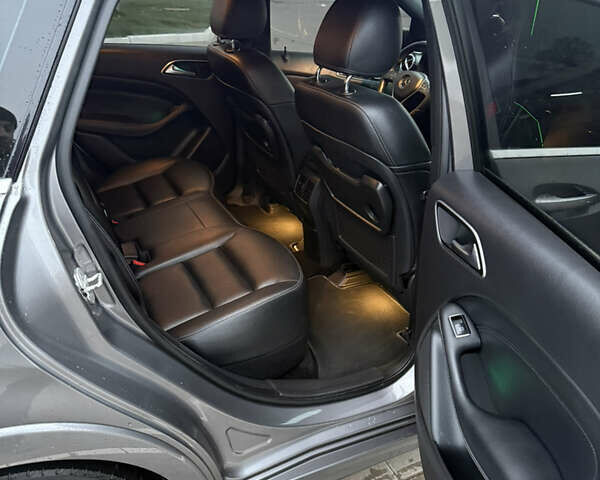 Серый Мерседес Б-класс, объемом двигателя 0 л и пробегом 140 тыс. км за 8500 $, фото 7 на Automoto.ua