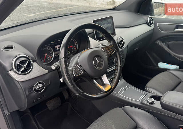 Сірий Мерседес Б-клас, об'ємом двигуна 0 л та пробігом 96 тис. км за 10350 $, фото 12 на Automoto.ua