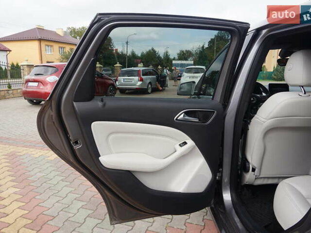 Серый Мерседес Б-класс, объемом двигателя 0 л и пробегом 77 тыс. км за 10995 $, фото 43 на Automoto.ua