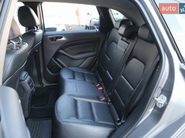 Серый Мерседес Б-класс, объемом двигателя 0 л и пробегом 144 тыс. км за 9900 $, фото 9 на Automoto.ua