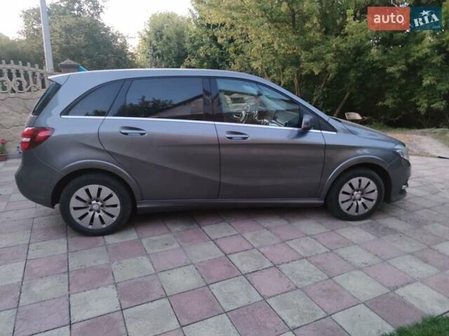 Сірий Мерседес Б-клас, об'ємом двигуна 0 л та пробігом 122 тис. км за 10500 $, фото 6 на Automoto.ua