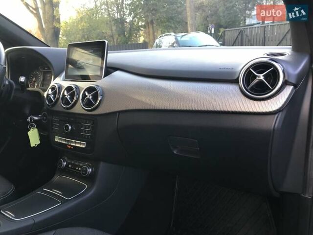 Серый Мерседес Б-класс, объемом двигателя 0 л и пробегом 164 тыс. км за 9599 $, фото 79 на Automoto.ua