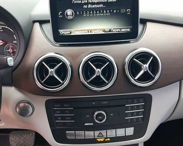 Серый Мерседес Б-класс, объемом двигателя 0 л и пробегом 181 тыс. км за 8500 $, фото 22 на Automoto.ua