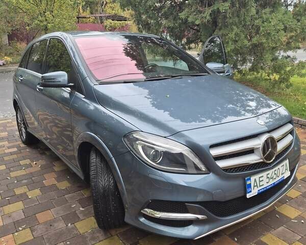 Серый Мерседес Б-класс, объемом двигателя 0 л и пробегом 85 тыс. км за 10700 $, фото 5 на Automoto.ua