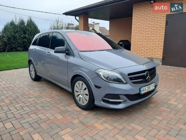 Серый Мерседес Б-класс, объемом двигателя 0 л и пробегом 181 тыс. км за 8500 $, фото 7 на Automoto.ua