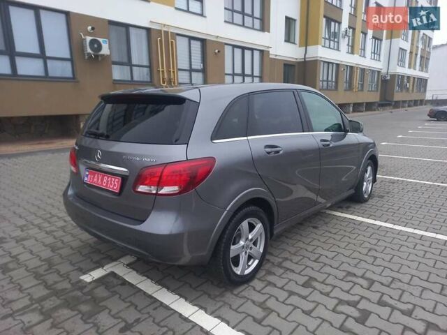 Серый Мерседес Б-класс, объемом двигателя 0 л и пробегом 109 тыс. км за 9300 $, фото 6 на Automoto.ua