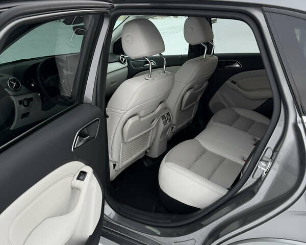 Серый Мерседес Б-класс, объемом двигателя 0 л и пробегом 92 тыс. км за 10800 $, фото 14 на Automoto.ua