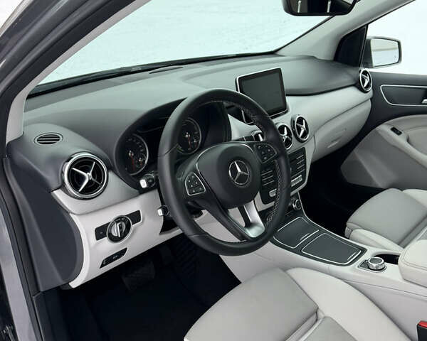 Серый Мерседес Б-класс, объемом двигателя 0 л и пробегом 92 тыс. км за 10800 $, фото 13 на Automoto.ua