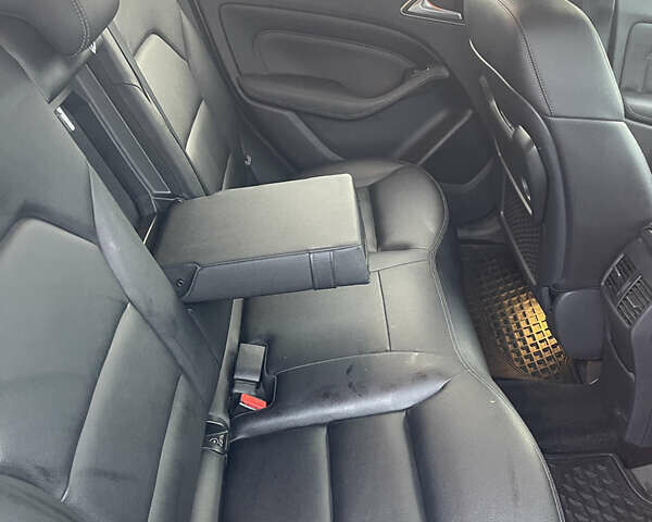 Сірий Мерседес Б-клас, об'ємом двигуна 0 л та пробігом 142 тис. км за 11800 $, фото 17 на Automoto.ua