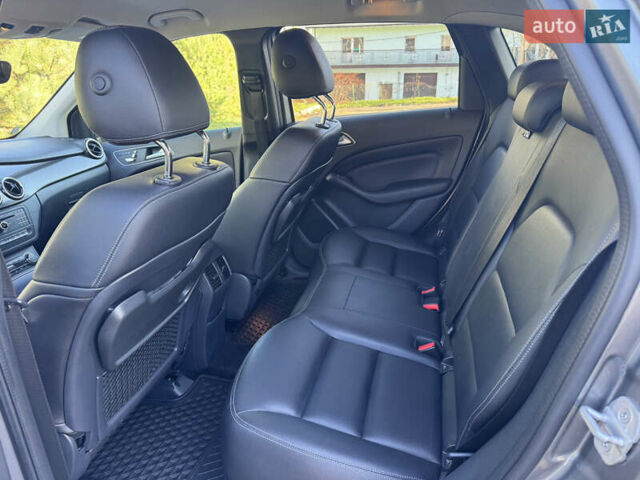 Серый Мерседес Б-класс, объемом двигателя 0 л и пробегом 150 тыс. км за 9850 $, фото 7 на Automoto.ua