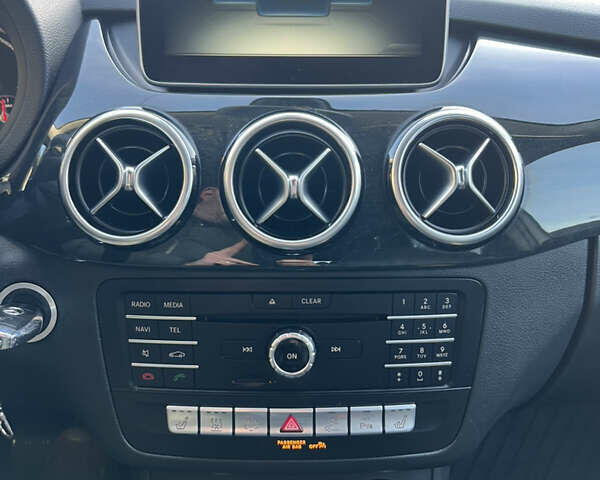 Серый Мерседес Б-класс, объемом двигателя 0 л и пробегом 116 тыс. км за 11700 $, фото 5 на Automoto.ua