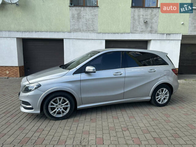 Сірий Мерседес Б-клас, об'ємом двигуна 0 л та пробігом 153 тис. км за 10500 $, фото 2 на Automoto.ua