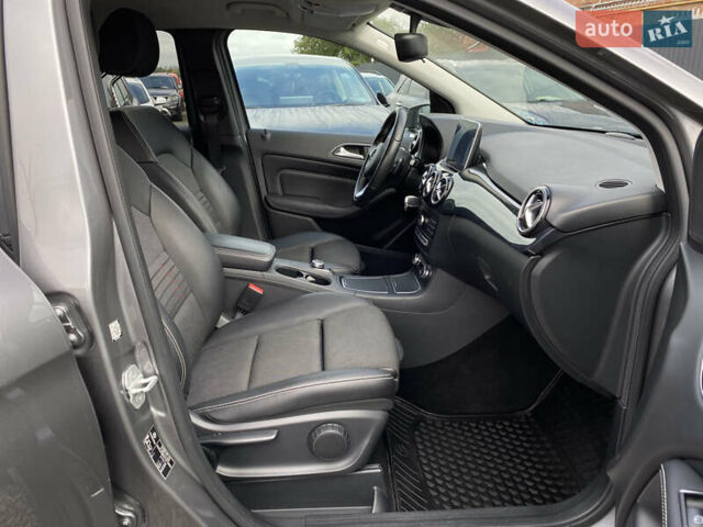 Серый Мерседес Б-класс, объемом двигателя 0 л и пробегом 115 тыс. км за 10999 $, фото 49 на Automoto.ua