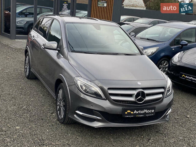 Серый Мерседес Б-класс, объемом двигателя 0 л и пробегом 115 тыс. км за 10999 $, фото 3 на Automoto.ua