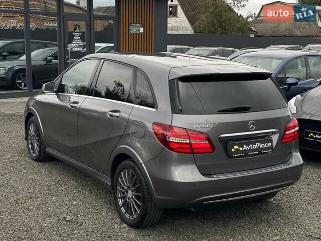 Серый Мерседес Б-класс, объемом двигателя 0 л и пробегом 115 тыс. км за 10999 $, фото 16 на Automoto.ua