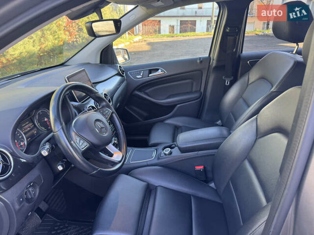 Серый Мерседес Б-класс, объемом двигателя 0 л и пробегом 150 тыс. км за 9850 $, фото 8 на Automoto.ua