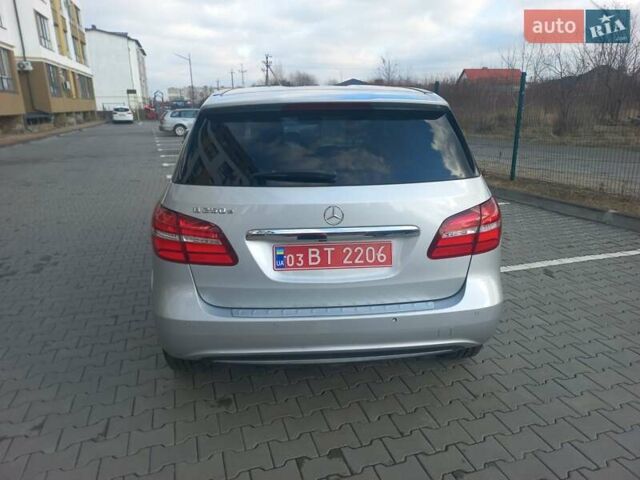 Сірий Мерседес Б-клас, об'ємом двигуна 0 л та пробігом 156 тис. км за 9100 $, фото 6 на Automoto.ua