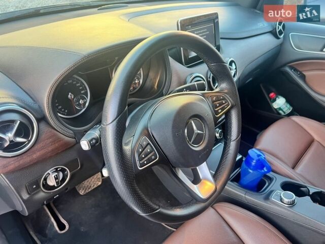 Серый Мерседес Б-класс, объемом двигателя 0 л и пробегом 114 тыс. км за 10600 $, фото 24 на Automoto.ua