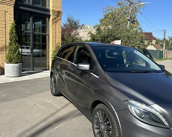 Сірий Мерседес Б-клас, об'ємом двигуна 0 л та пробігом 76 тис. км за 14000 $, фото 2 на Automoto.ua