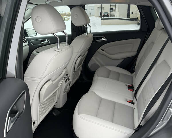 Серый Мерседес Б-класс, объемом двигателя 0 л и пробегом 92 тыс. км за 10800 $, фото 16 на Automoto.ua