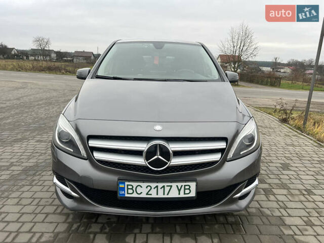 Сірий Мерседес Б-клас, об'ємом двигуна 0 л та пробігом 139 тис. км за 10400 $, фото 1 на Automoto.ua