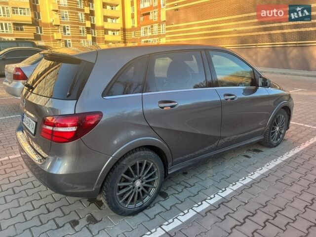 Серый Мерседес Б-класс, объемом двигателя 0 л и пробегом 114 тыс. км за 10600 $, фото 7 на Automoto.ua