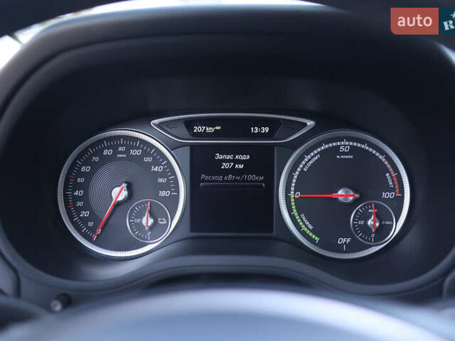 Серый Мерседес Б-класс, объемом двигателя 0 л и пробегом 128 тыс. км за 10499 $, фото 25 на Automoto.ua