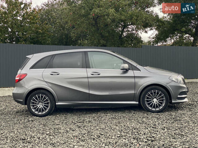 Серый Мерседес Б-класс, объемом двигателя 0 л и пробегом 115 тыс. км за 10999 $, фото 88 на Automoto.ua