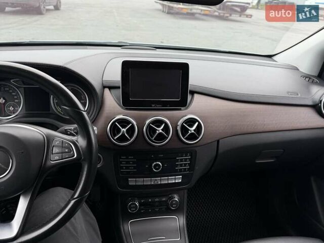 Сірий Мерседес Б-клас, об'ємом двигуна 0 л та пробігом 159 тис. км за 9400 $, фото 27 на Automoto.ua
