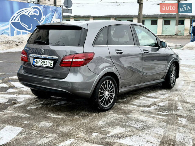 Сірий Мерседес Б-клас, об'ємом двигуна 0 л та пробігом 139 тис. км за 9000 $, фото 14 на Automoto.ua