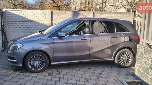 Серый Мерседес Б-класс, объемом двигателя 0 л и пробегом 136 тыс. км за 12800 $, фото 6 на Automoto.ua