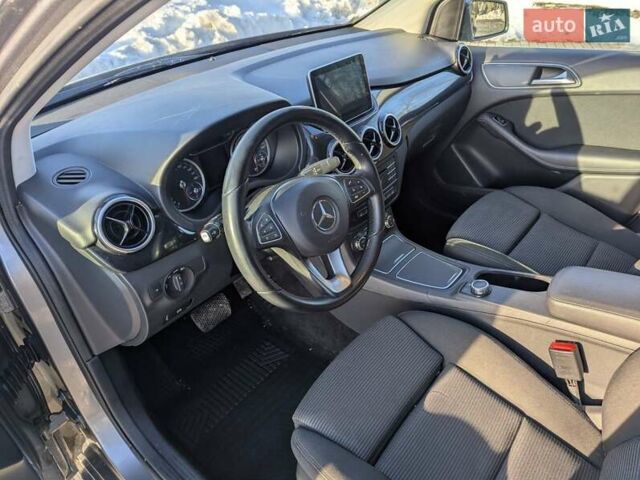 Серый Мерседес Б-класс, объемом двигателя 0 л и пробегом 143 тыс. км за 8999 $, фото 47 на Automoto.ua