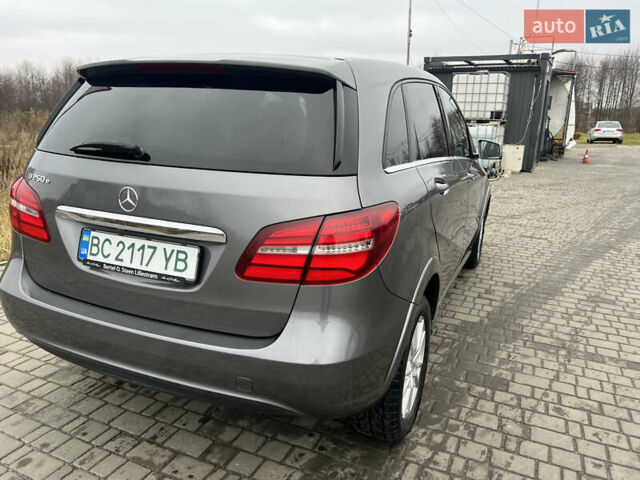 Сірий Мерседес Б-клас, об'ємом двигуна 0 л та пробігом 139 тис. км за 10400 $, фото 4 на Automoto.ua