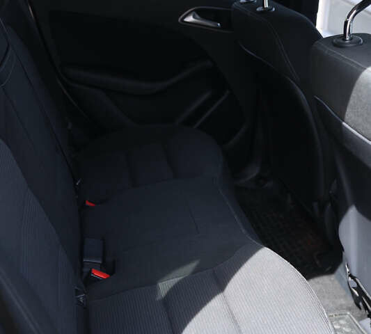 Серый Мерседес Б-класс, объемом двигателя 0 л и пробегом 128 тыс. км за 10499 $, фото 22 на Automoto.ua