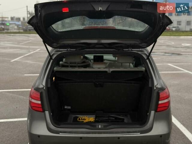 Сірий Мерседес Б-клас, об'ємом двигуна 0 л та пробігом 89 тис. км за 12750 $, фото 7 на Automoto.ua