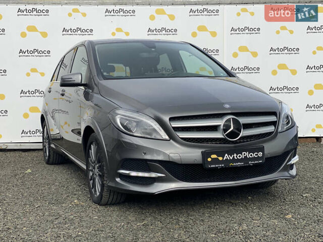 Серый Мерседес Б-класс, объемом двигателя 0 л и пробегом 115 тыс. км за 10999 $, фото 109 на Automoto.ua