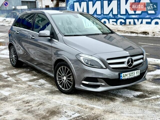Сірий Мерседес Б-клас, об'ємом двигуна 0 л та пробігом 139 тис. км за 9400 $, фото 25 на Automoto.ua