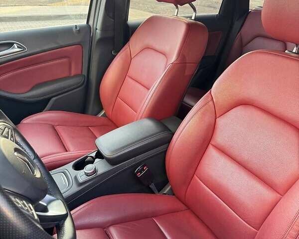 Сірий Мерседес Б-клас, об'ємом двигуна 0 л та пробігом 110 тис. км за 10400 $, фото 11 на Automoto.ua