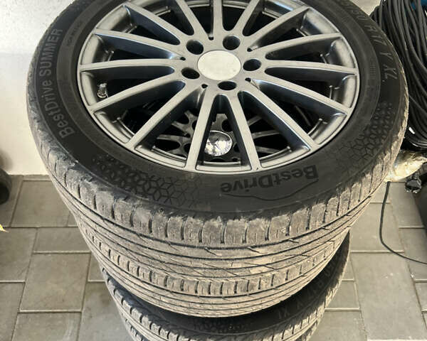 Серый Мерседес Б-класс, объемом двигателя 0 л и пробегом 116 тыс. км за 11700 $, фото 13 на Automoto.ua